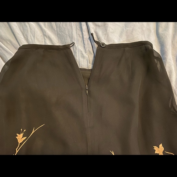 Ann Taylor size 6 Black Skirt - Picture 3 of 5